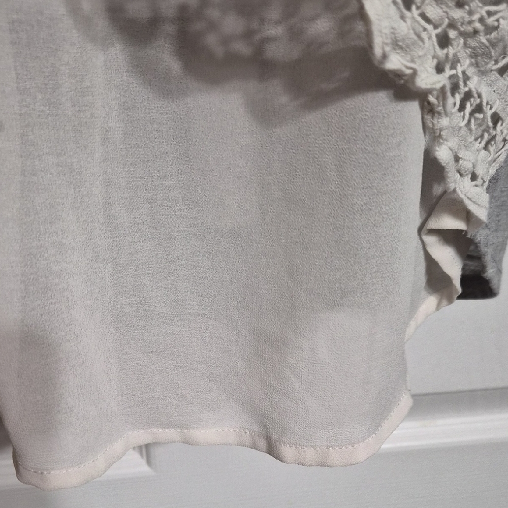 Maurices Gray and Cream Lace Short Sleeve Top - Picture 3 of 8